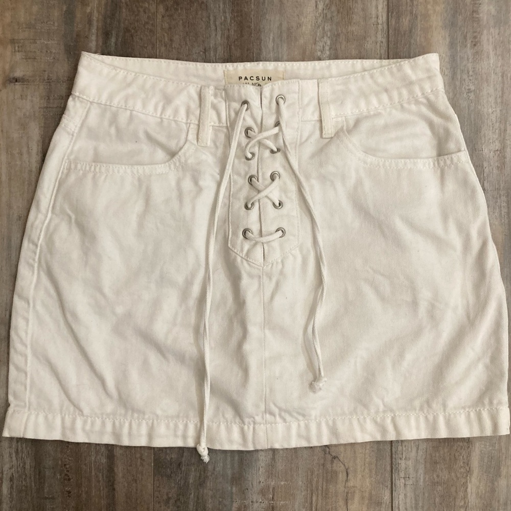 PacSun white denim skirt size 25